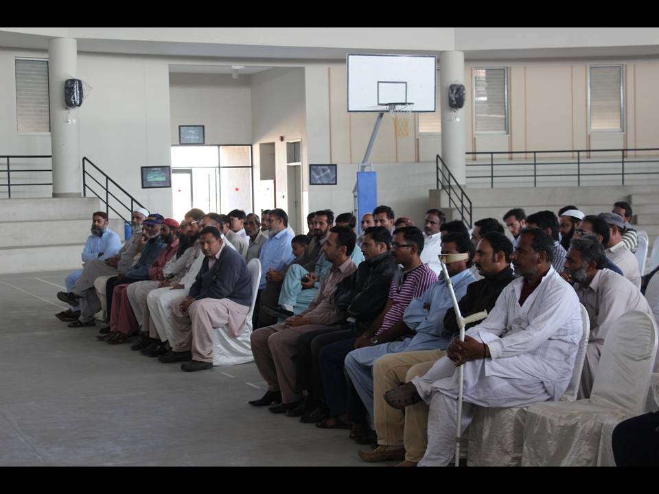 Fathers Meeting Middle (3)